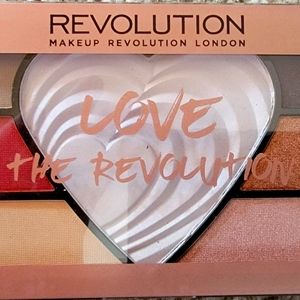 Love the Revolution makeup eyeshadow & highlighter palette
